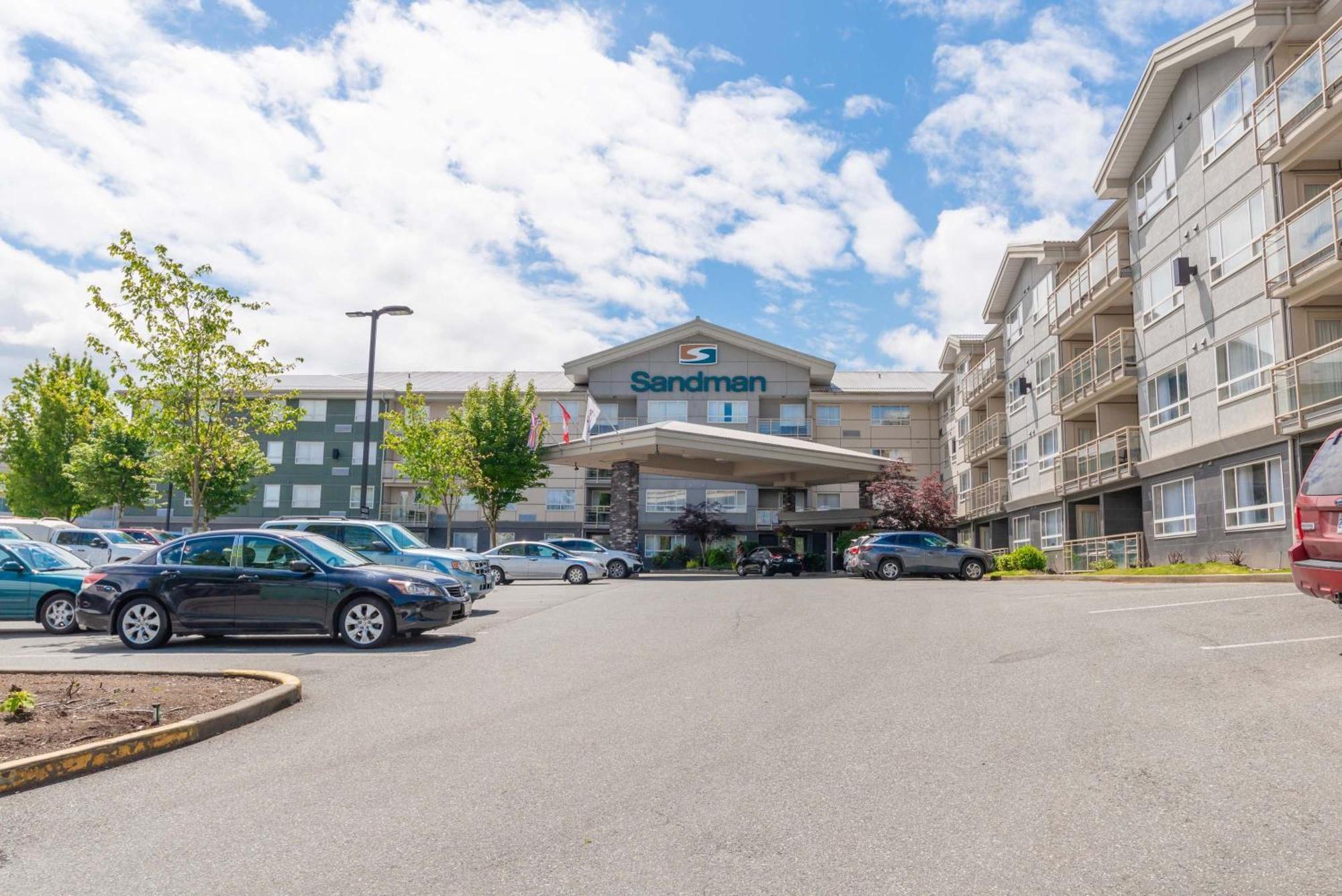 Sandman Hotel And Suites Abbotsford Bagian luar foto
