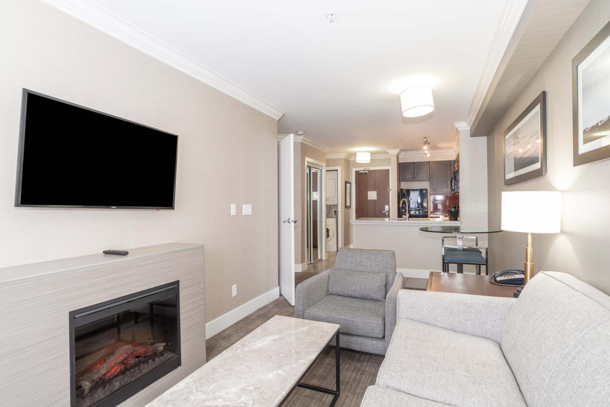Sandman Hotel And Suites Abbotsford Bagian luar foto
