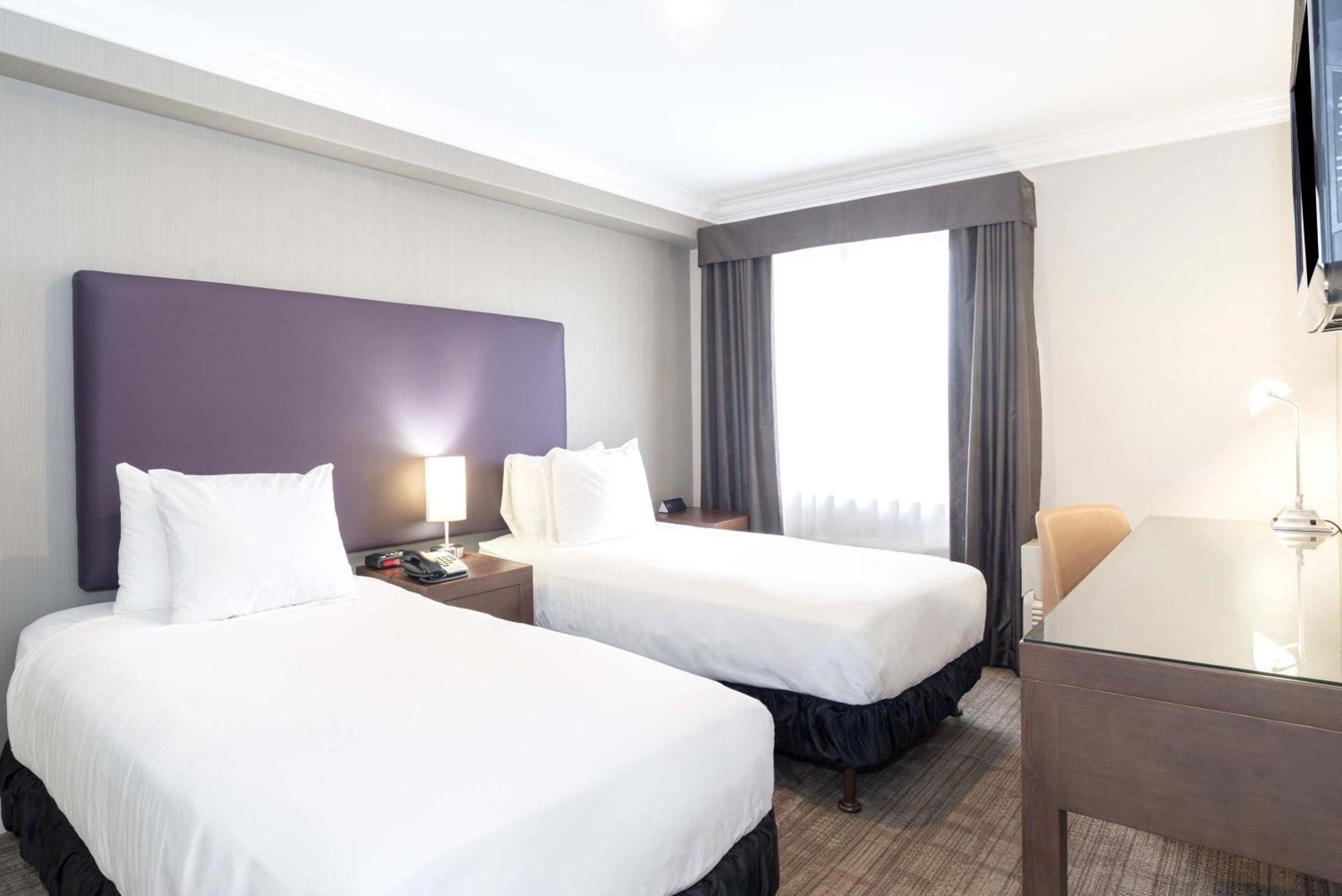 Sandman Hotel And Suites Abbotsford Bagian luar foto