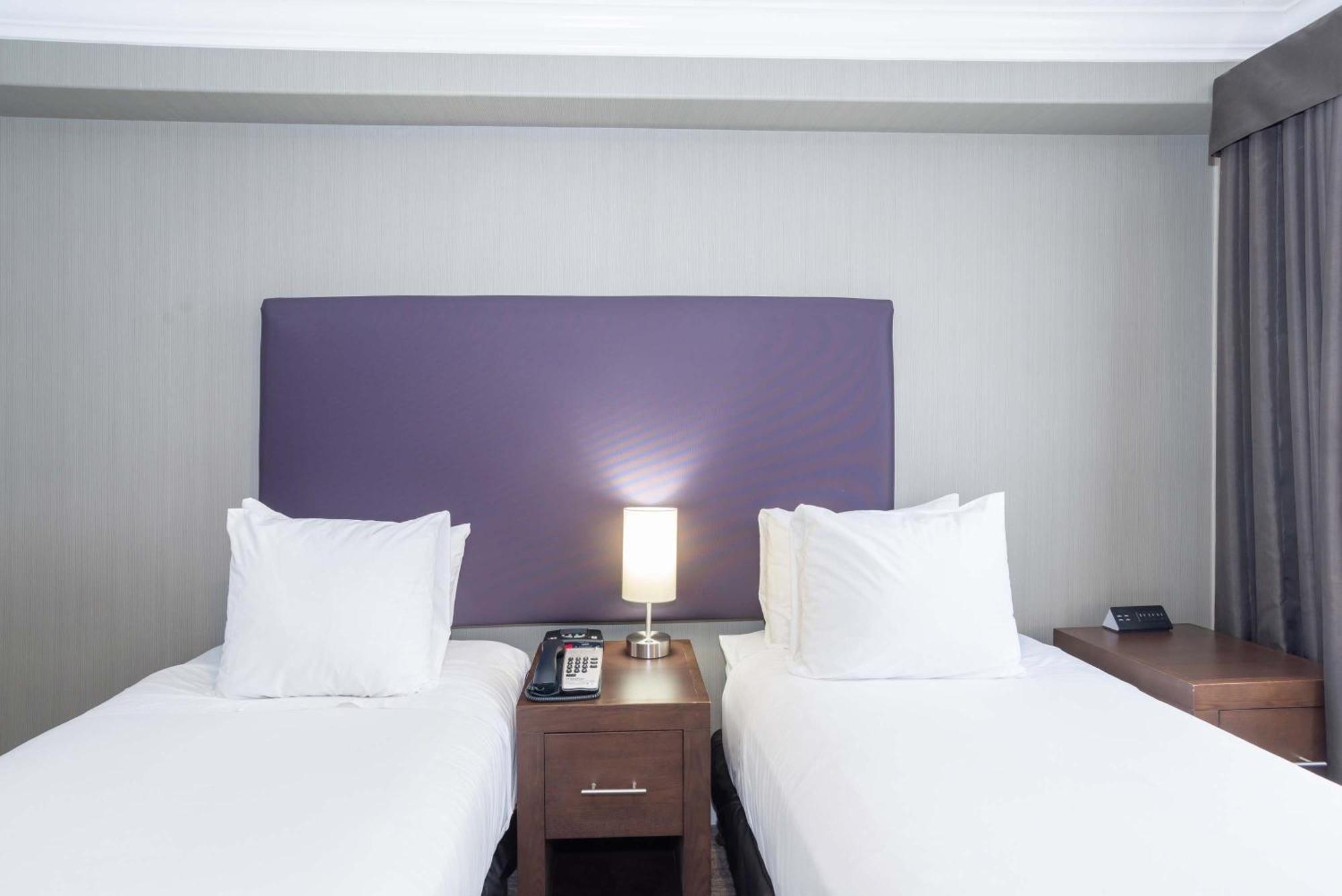 Sandman Hotel And Suites Abbotsford Bagian luar foto