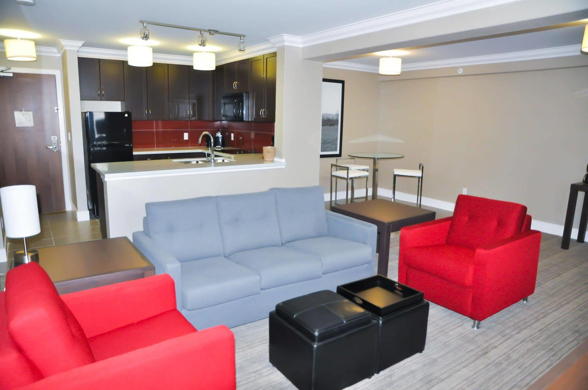Sandman Hotel And Suites Abbotsford Bagian luar foto