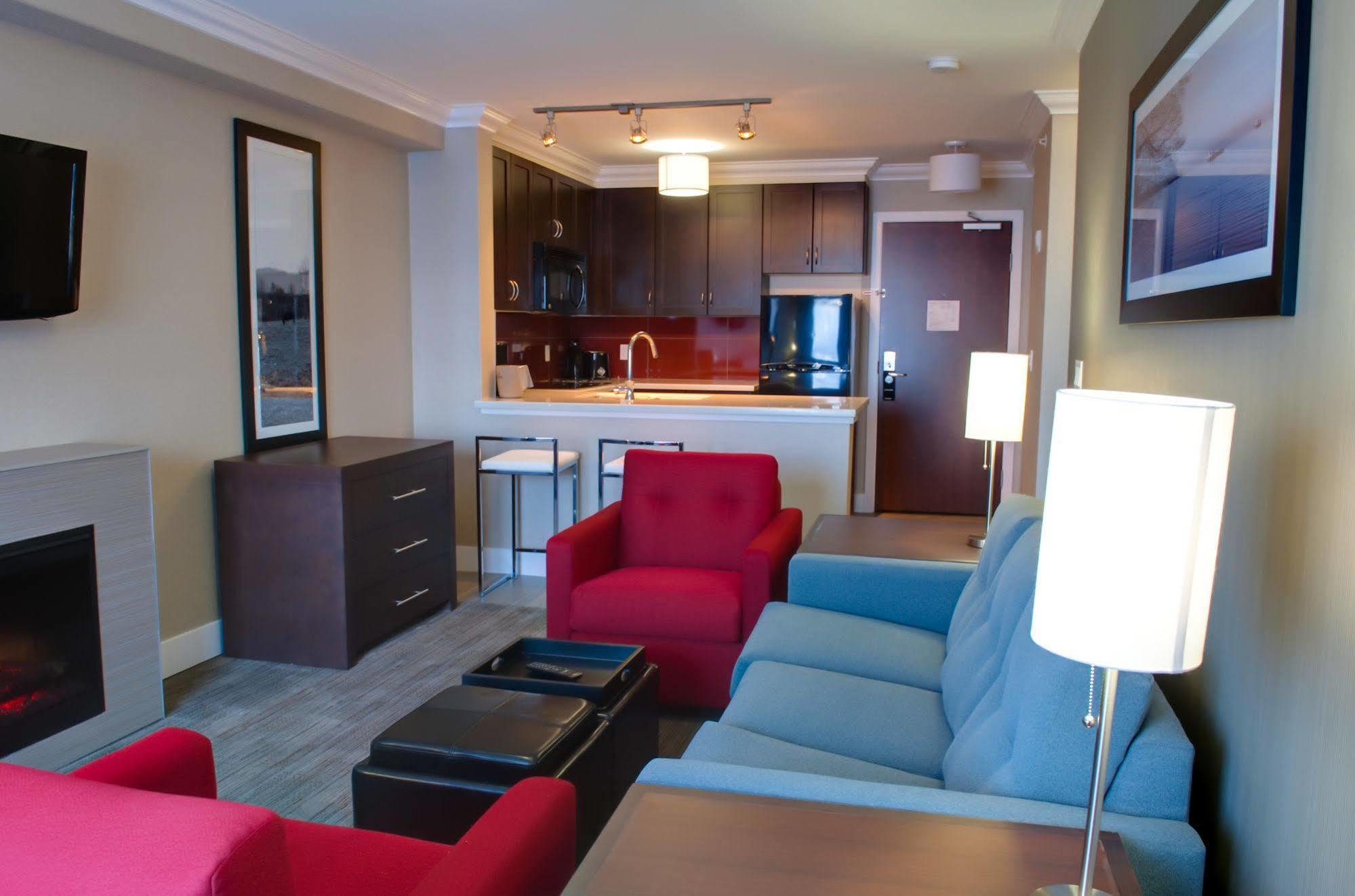 Sandman Hotel And Suites Abbotsford Bagian luar foto