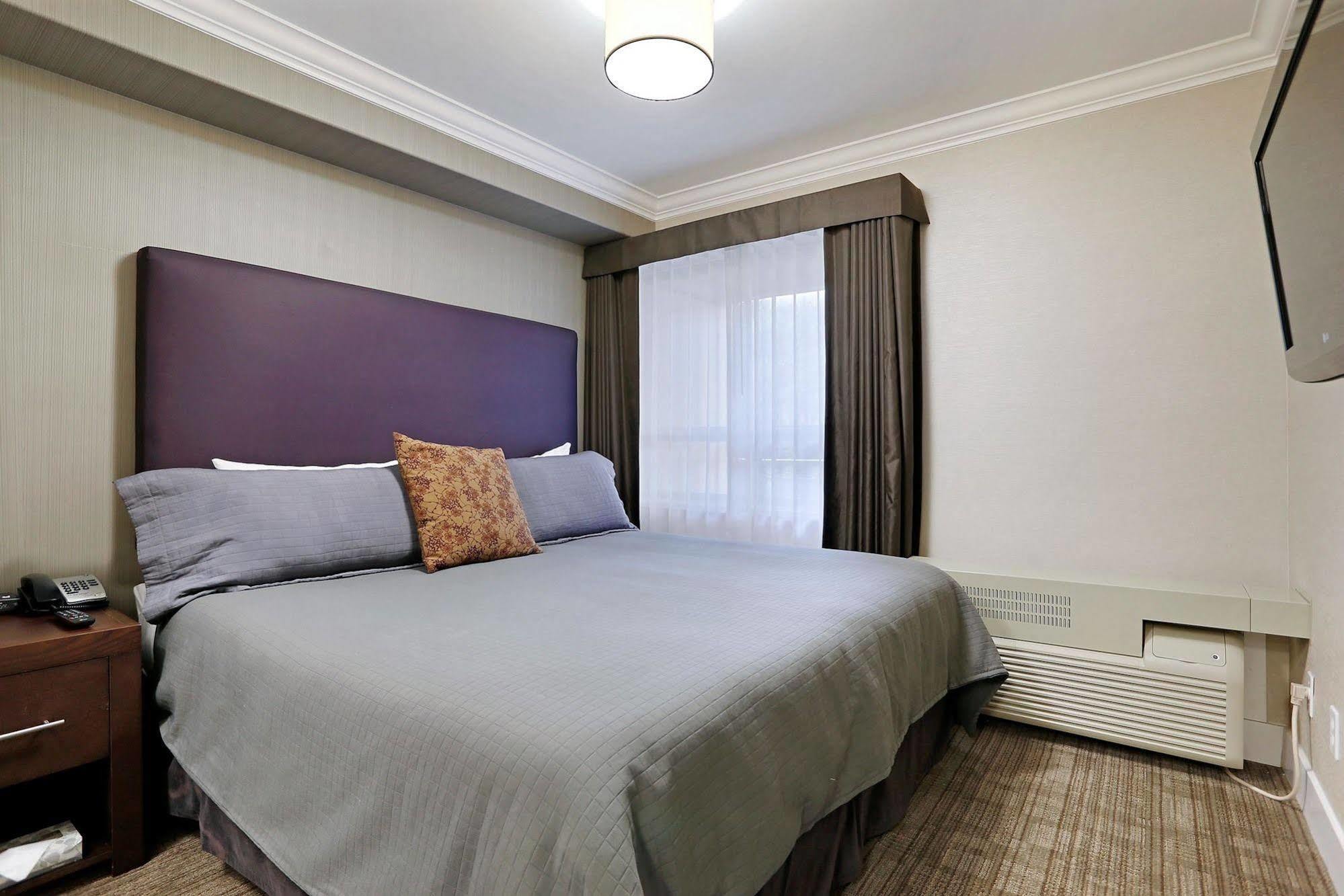 Sandman Hotel And Suites Abbotsford Bagian luar foto