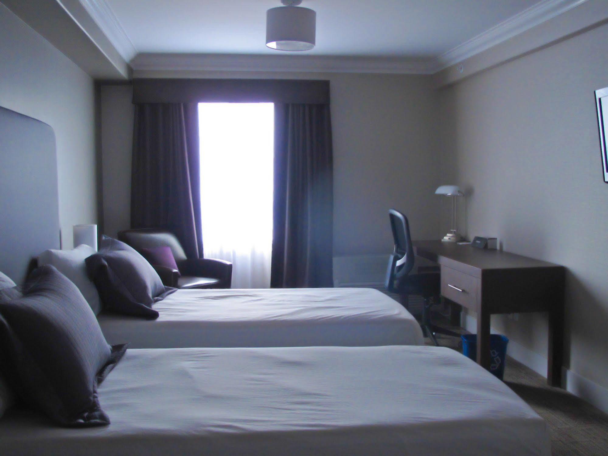 Sandman Hotel And Suites Abbotsford Bagian luar foto