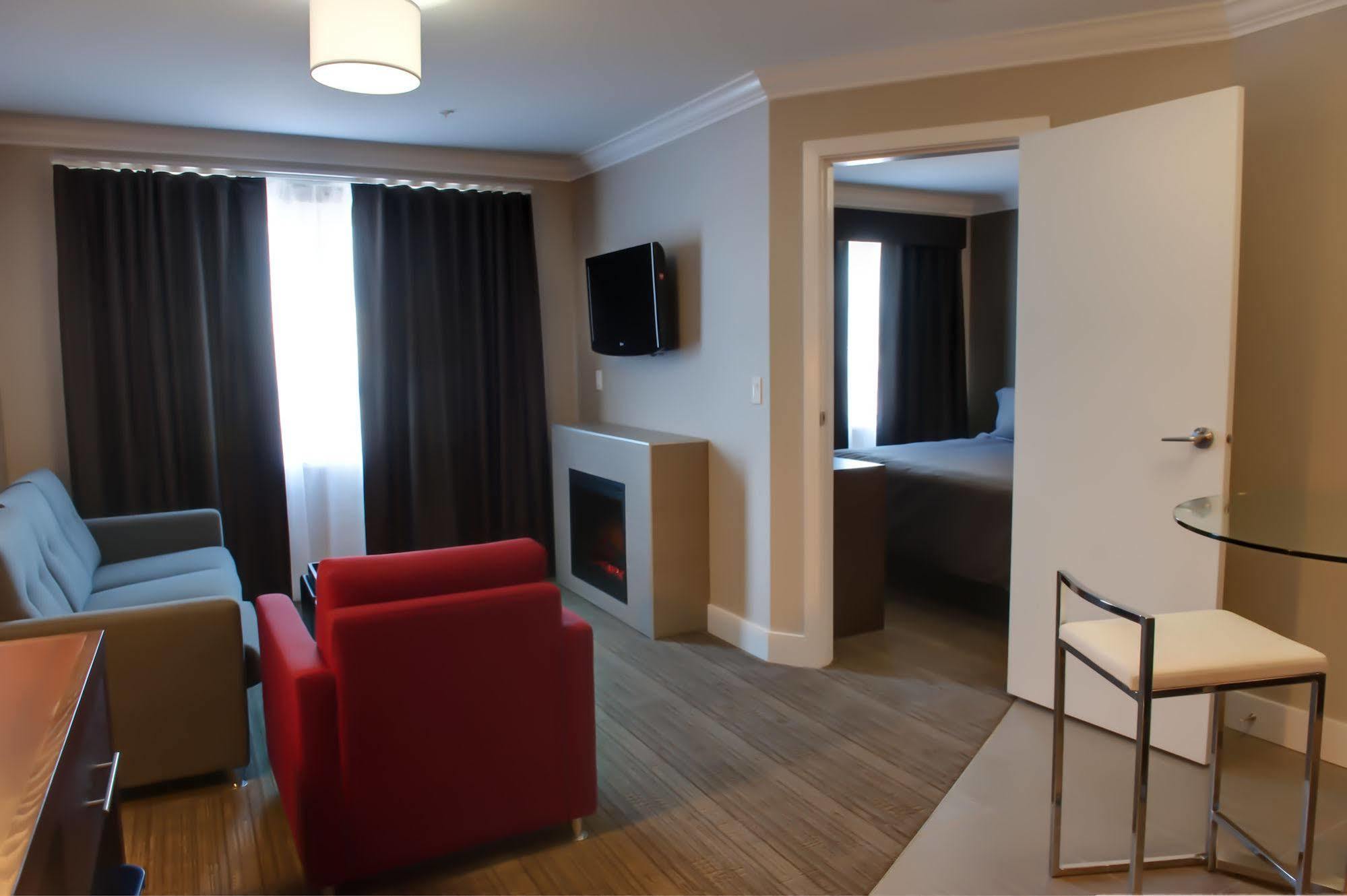 Sandman Hotel And Suites Abbotsford Bagian luar foto