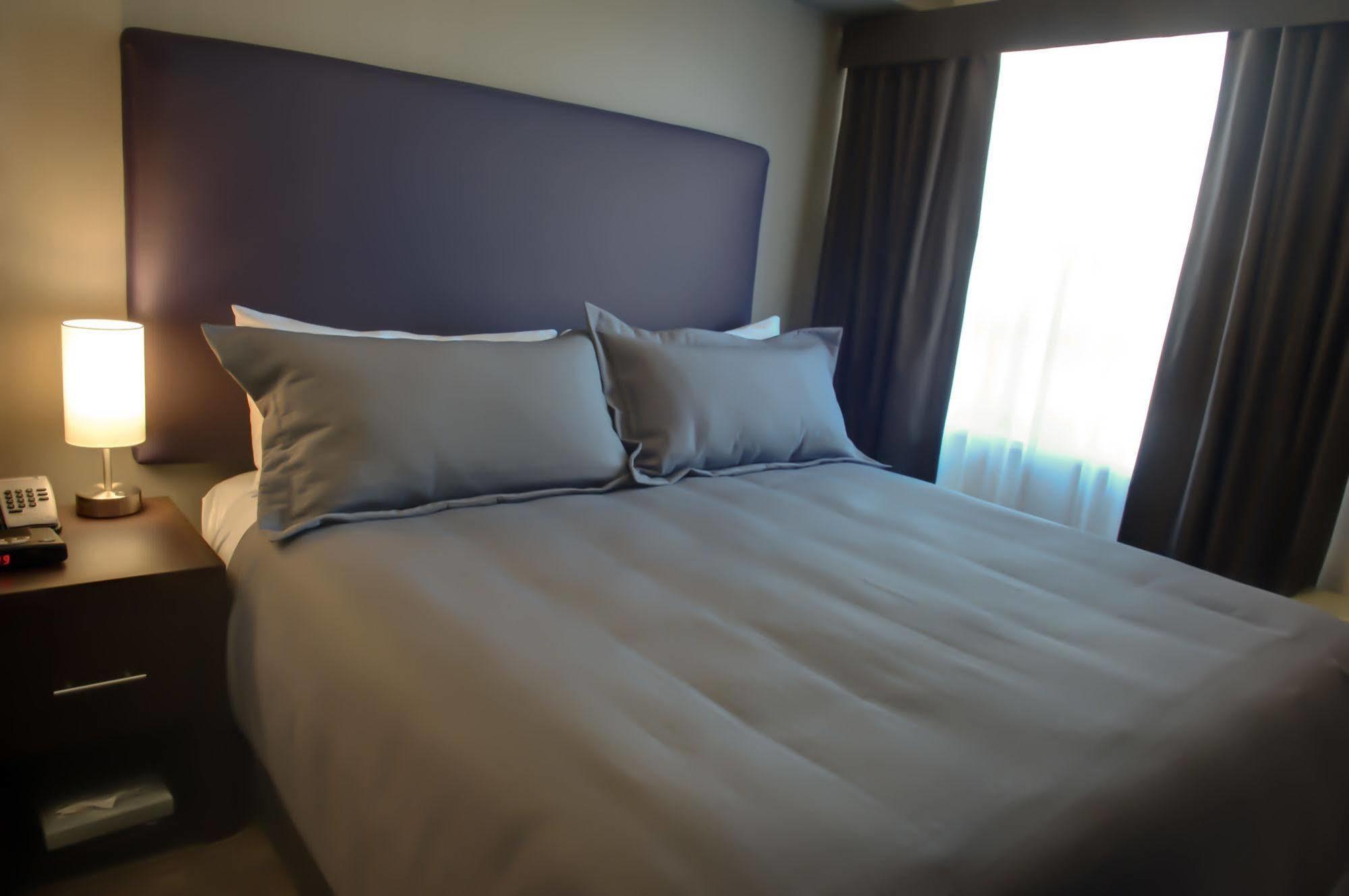 Sandman Hotel And Suites Abbotsford Bagian luar foto